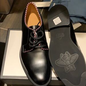 Gucci dress shoes size 10 brand new never worn!
